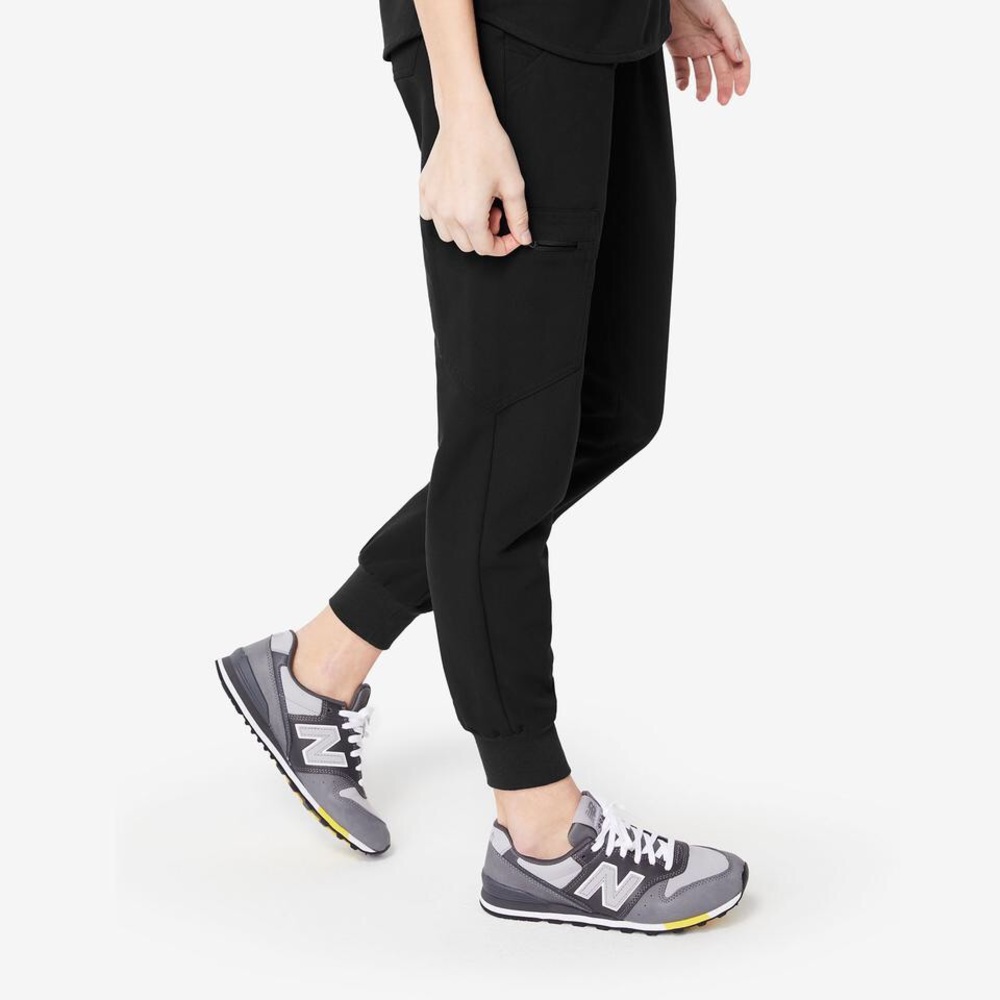 Figs Zamora Jogger Pants. Petite Medium. Black